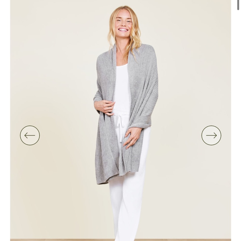 Barefoot dreams blanket wrap travel shawl